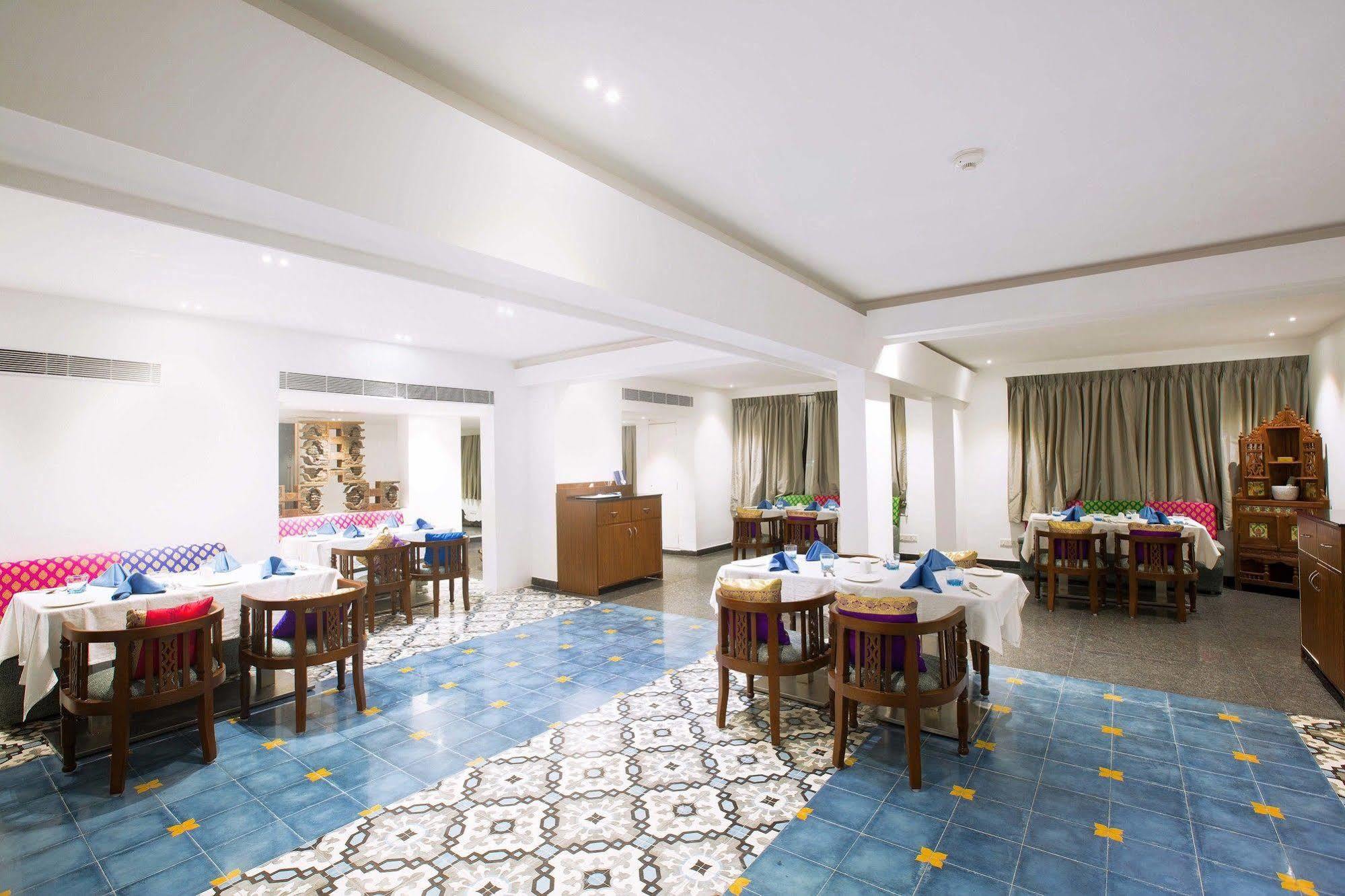 Regenta Central Deccan Chennai Exterior foto