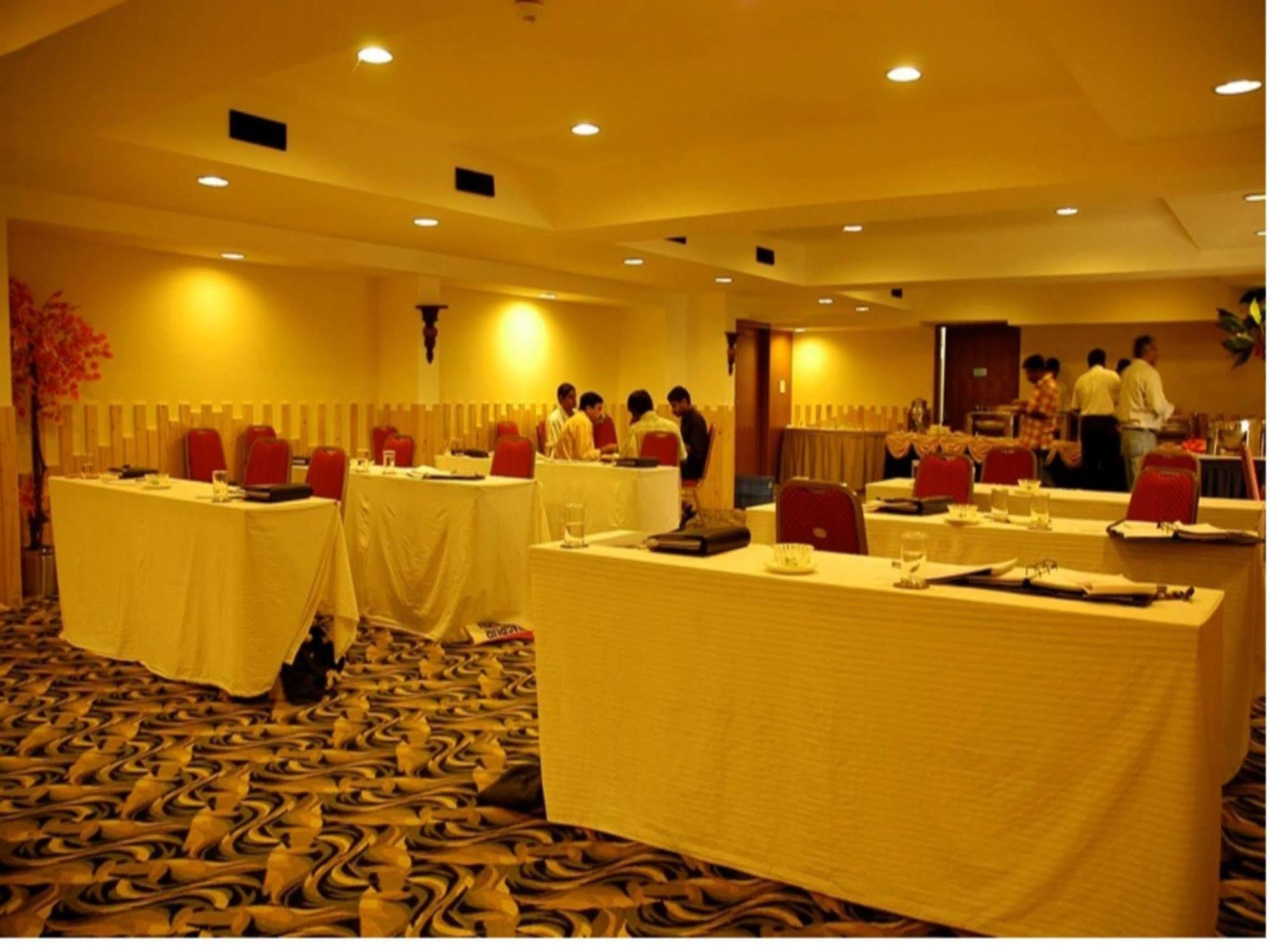 Regenta Central Deccan Chennai Exterior foto