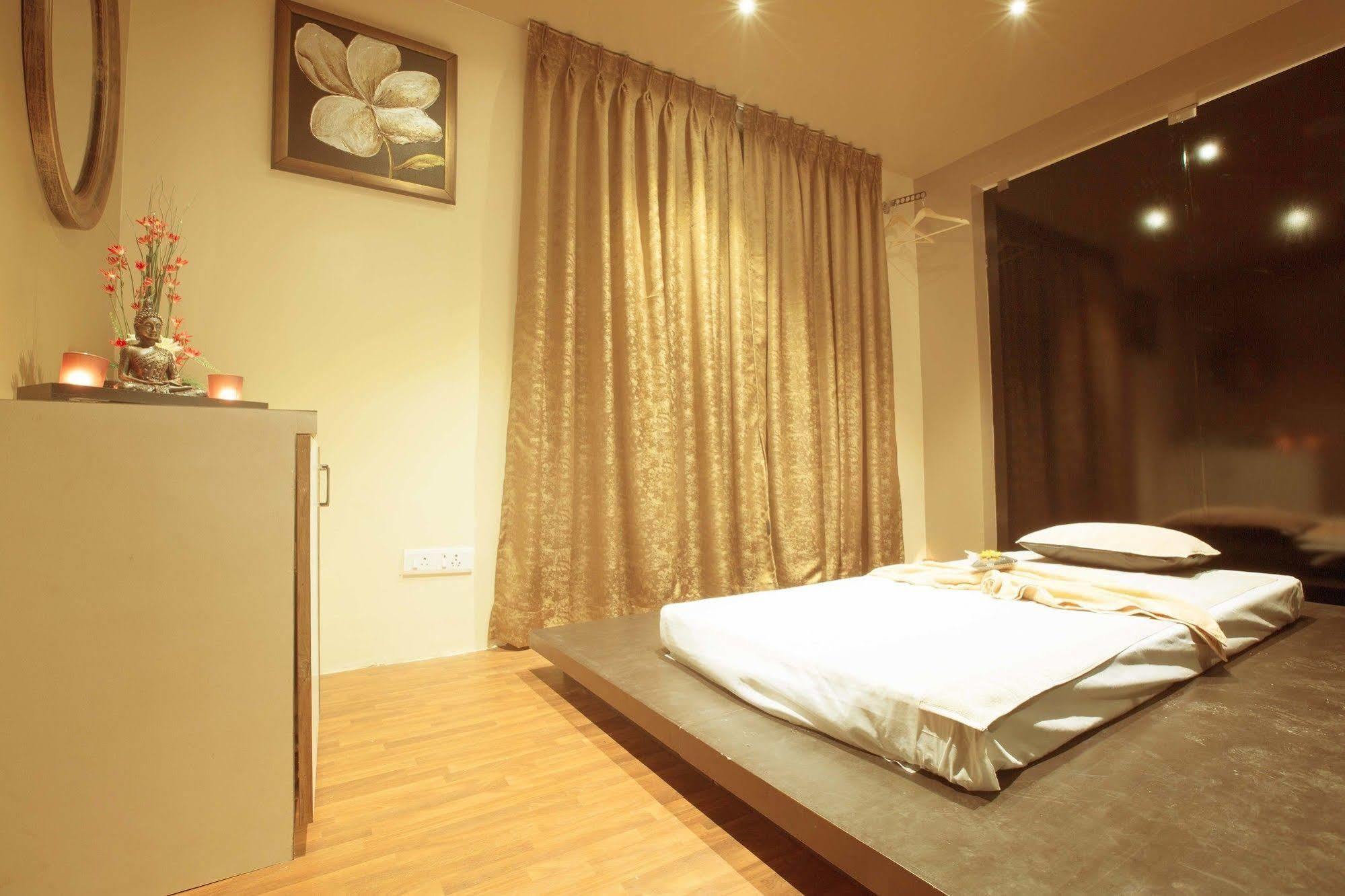 Regenta Central Deccan Chennai Exterior foto