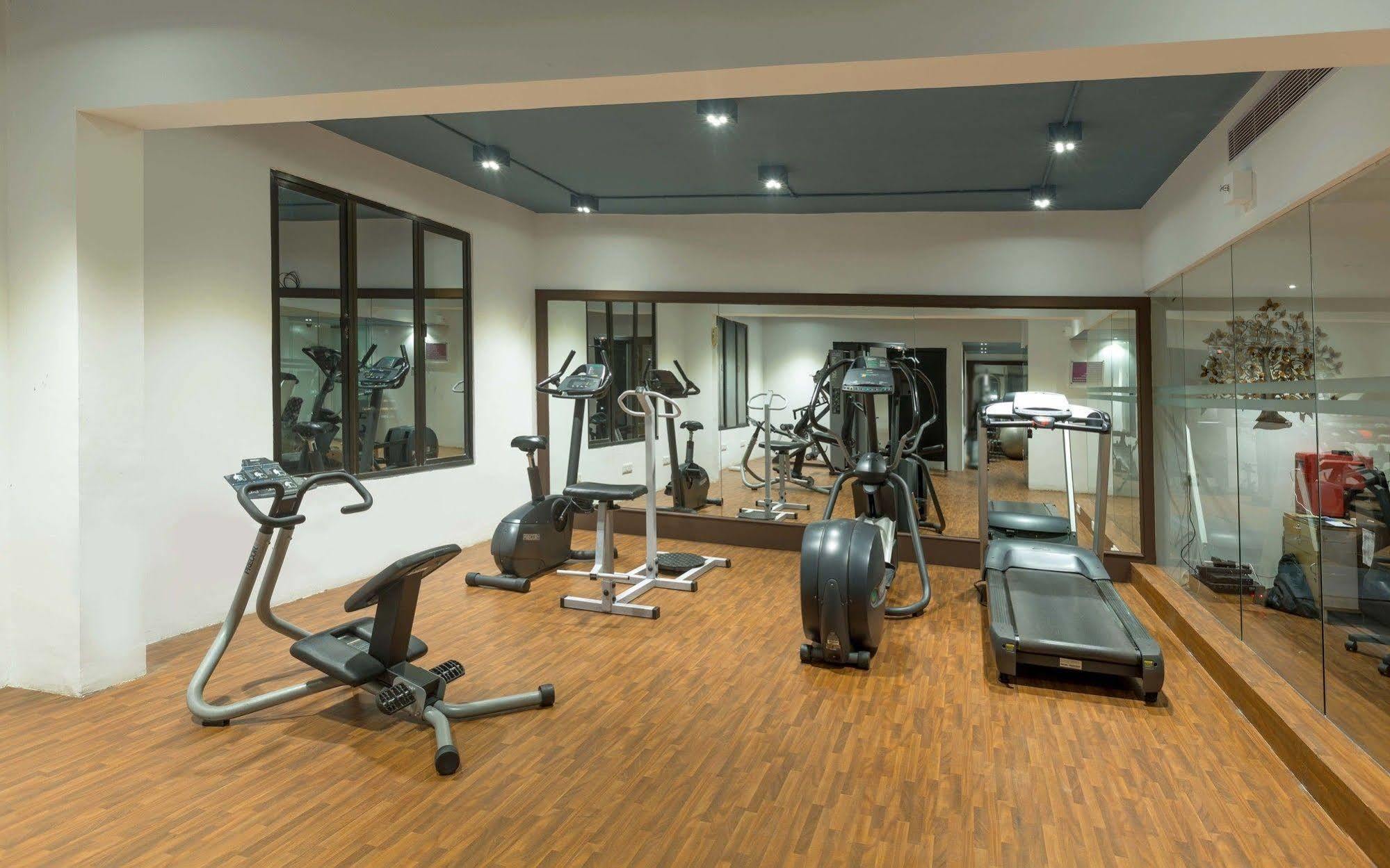 Regenta Central Deccan Chennai Exterior foto