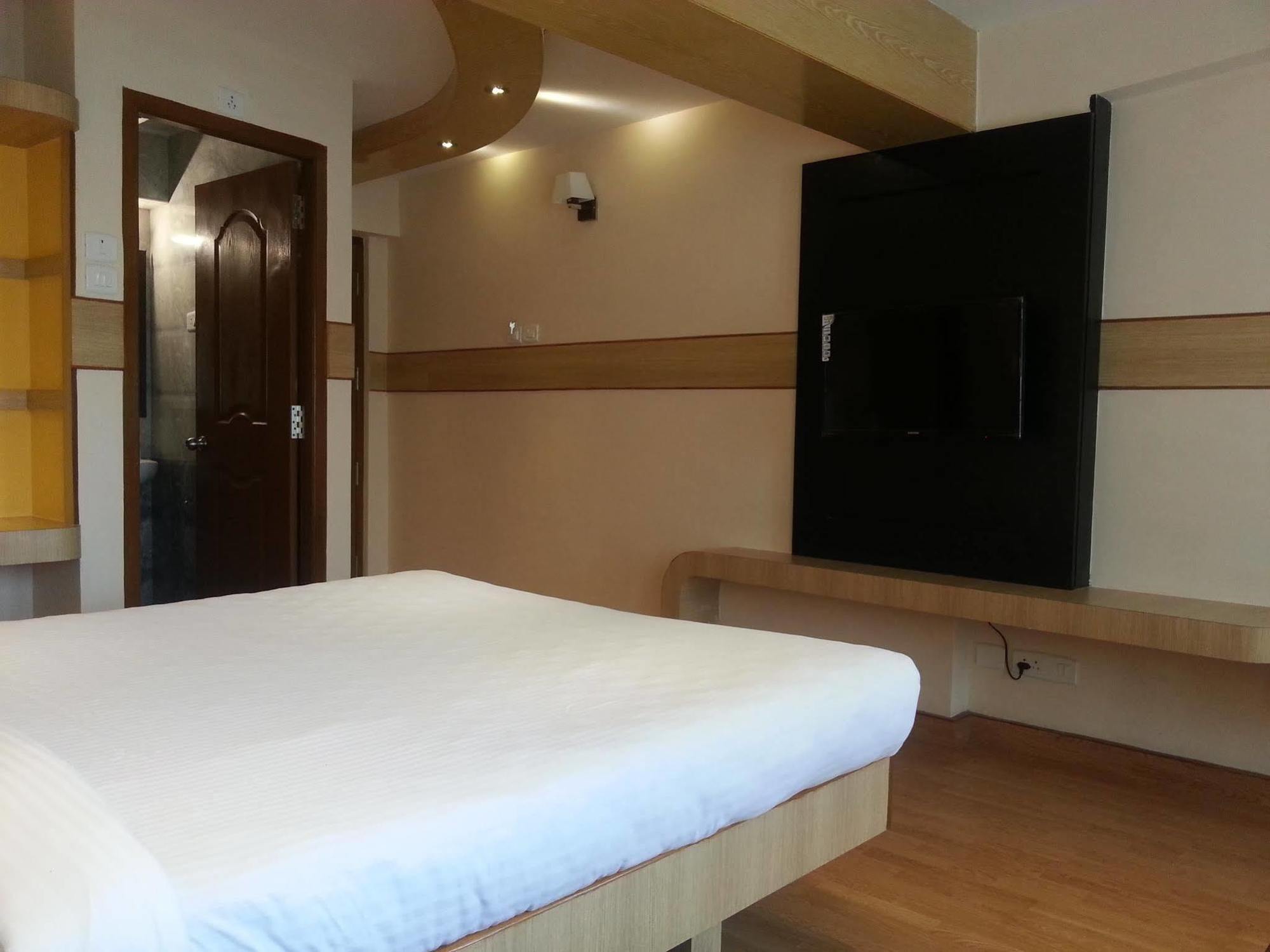 Regenta Central Deccan Chennai Exterior foto